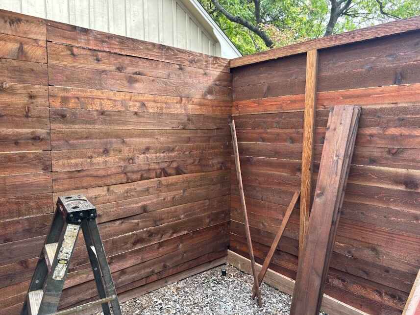 Wood fence Mansfield, TX